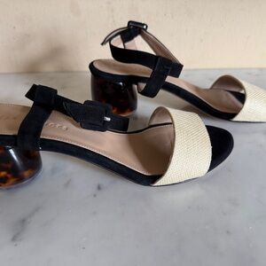 NIB Dear Frances Black and Cream Sandals